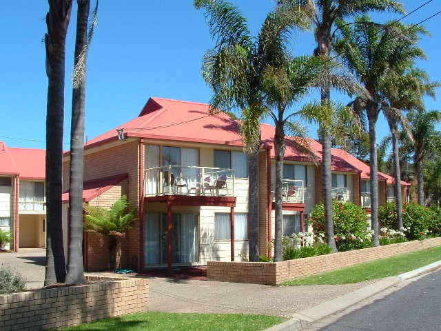 Sapphire Court Holiday Units - Australia Accommodation