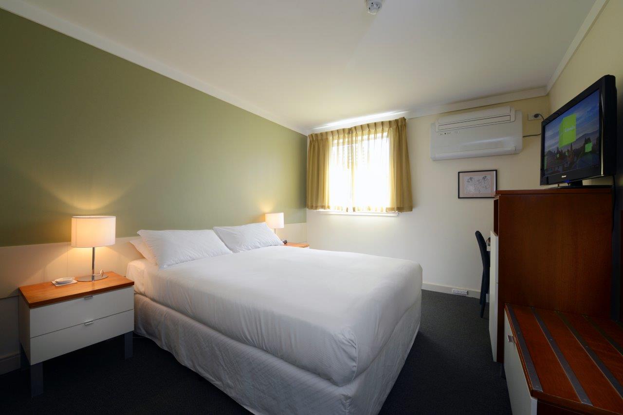 Sullivans Hotel - Accommodation Newcastle 5