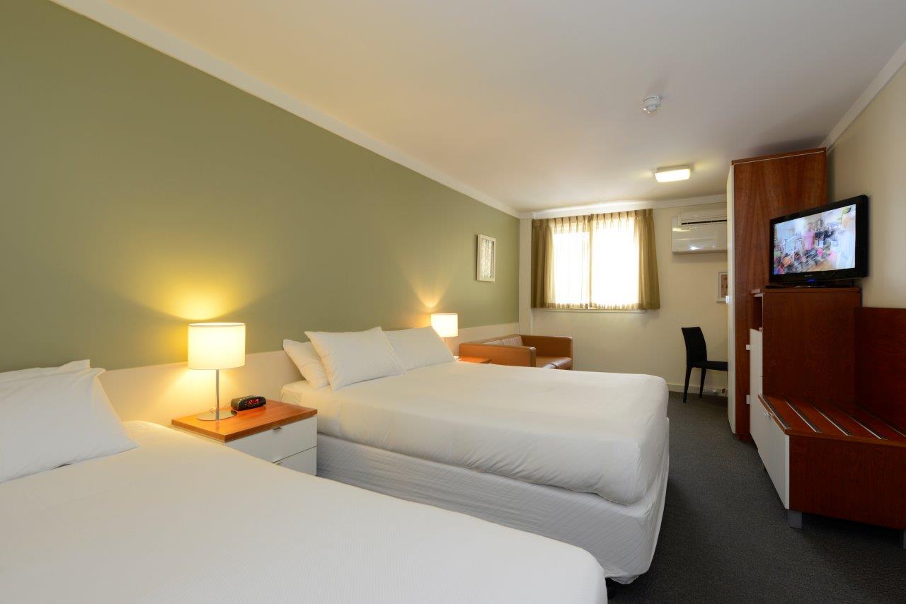Sullivans Hotel - Accommodation Newcastle 7