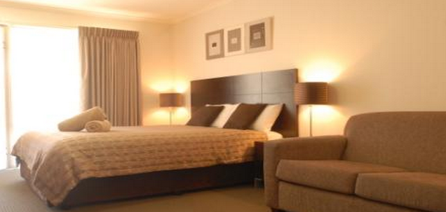 Tea House Motor Inn and Apartments - Accommodation NSW