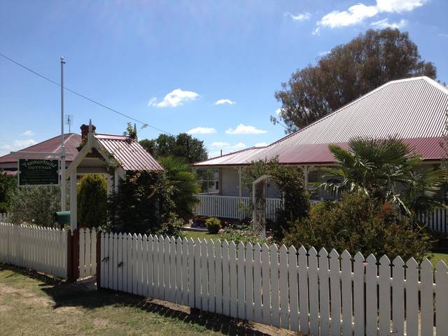 Tenterfield Luxury Historic c1895 Cottage - New South Wales Tourism 