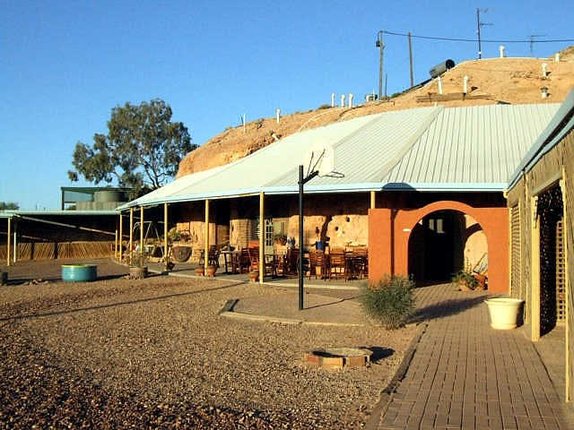 The Underground Motel - Australia Accommodation