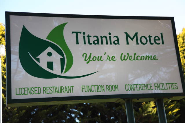 Titania Motel - thumb 1