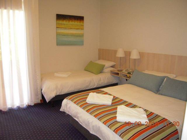 Tudor Inn Motel - Australia Accommodation