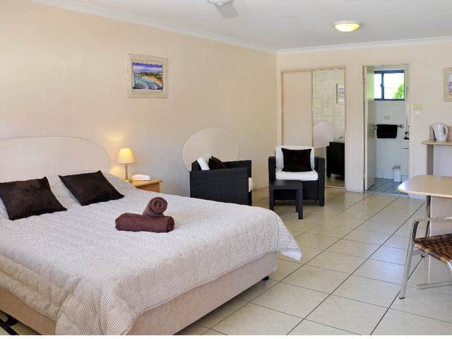 Yamba Twin Pines Motel - New South Wales Tourism 